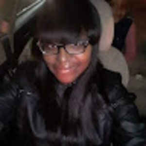 Meet your Posher, Desiree